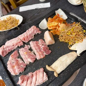 먹고을삼겹살 사진