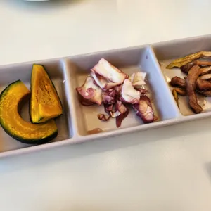 데미안 사진