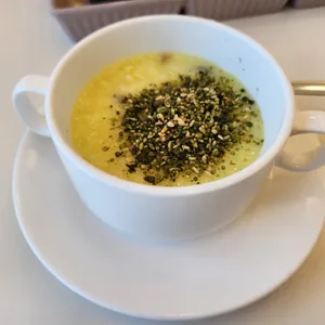 데미안 사진