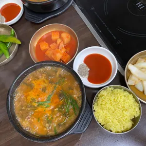 산아래염소이야기 사진