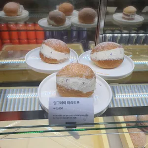 커피맛을조금아는남자 사진