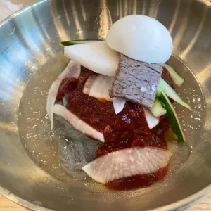 설반 사진