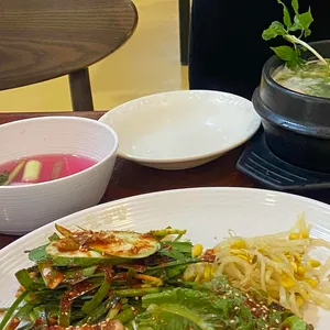 오얏리 돌솥밥 사진
