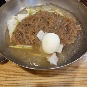 육쌈냉면 사진