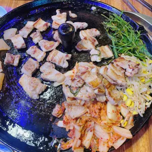 통통솥뚜껑삼겹살 사진