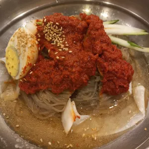 육쌈냉면 사진