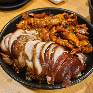 최신족발 사진