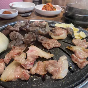 유소춘 사진