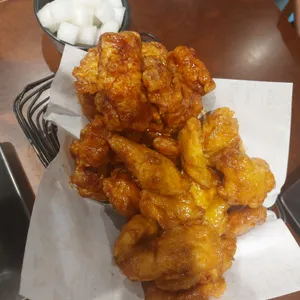 교촌치킨 사진