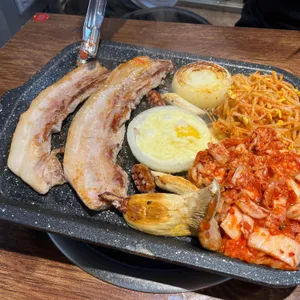 꿀삼겹 사진
