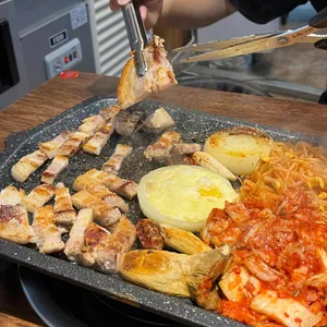 꿀삼겹 사진