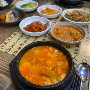 맷돌순두부돌솥밥 사진