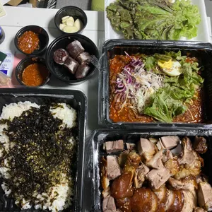 하륜일만족발 사진