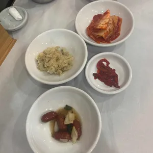 더테이블 사진