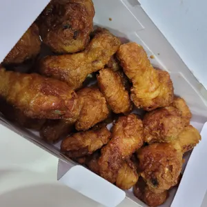 교촌치킨 사진