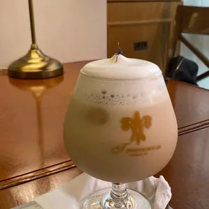 트리아농 사진