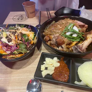 마왕족발 사진