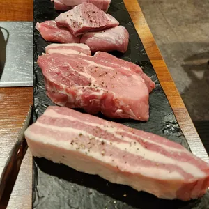 양장군솥뚜껑삼겹살 사진