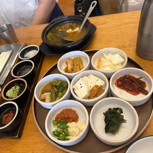 화씨이육공 사진