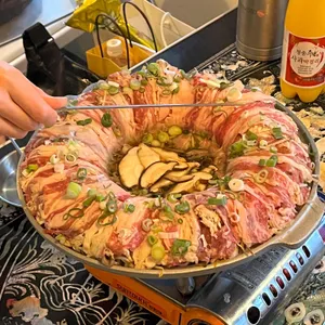 추상 리뷰 사진
