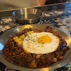 추상 리뷰 사진