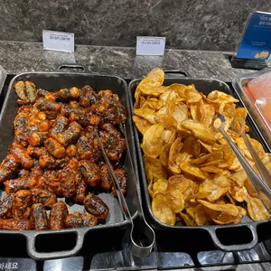 애슐리퀸즈 사진