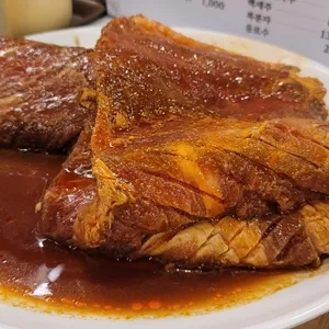 흥부골숯불돼지왕갈비 사진