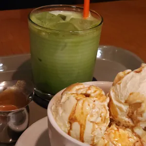 비하인드 사진