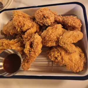 BBQ치킨 빌리지 사진