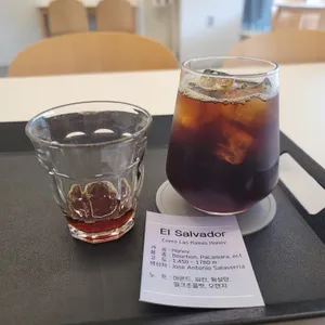 어레인지 커피웍스 사진