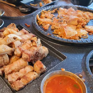 돼지명가 리뷰 사진