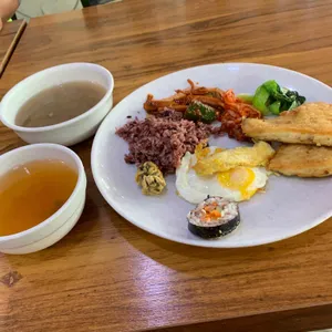벌떼한식뷔페 사진