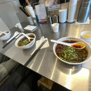 뉴러우멘관즈 사진