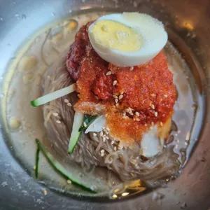 육쌈냉면 사진