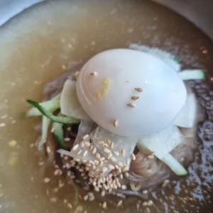 육쌈냉면 사진