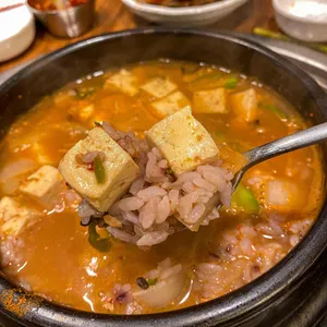 고기굽는남자 사진