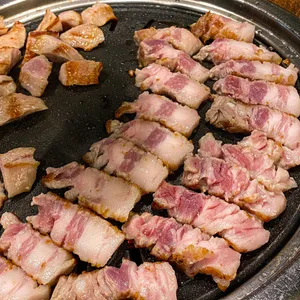고기굽는남자 사진
