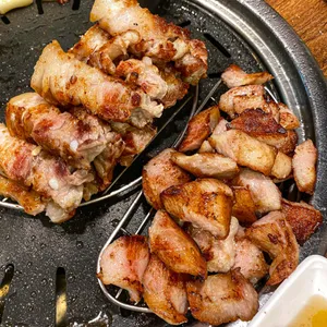 고기굽는남자 사진