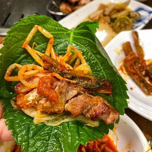 고기굽는남자 사진