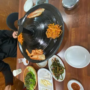 파삼솥뚜껑삼겹살 사진
