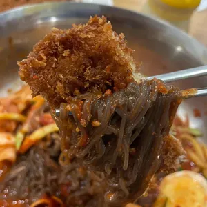 매콤돈까스 칡불냉면 사진