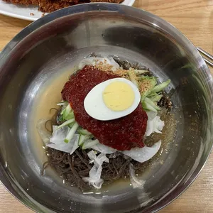 매콤돈까스 칡불냉면 사진