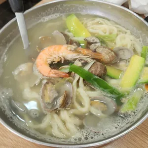 만복원조보쌈칼국수 사진