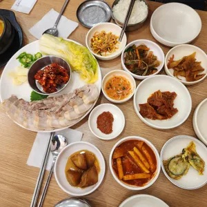 만복원조보쌈칼국수 사진
