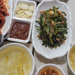 참고을족발 사진