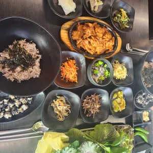산들애우렁쌈밥 사진