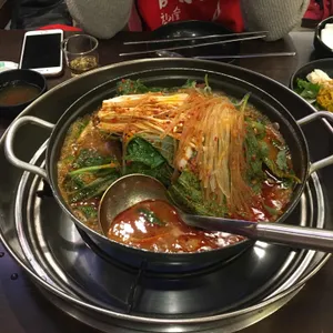 돕감자탕 사진