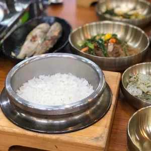 전주본가영양돌솥밥 사진