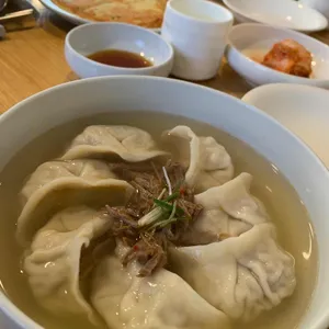 자하손만두 사진