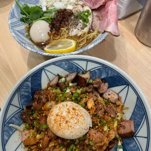 고멘 사진